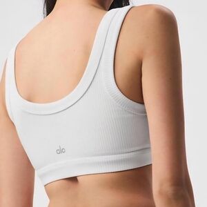#312 ALO Yoga Women's Classic White Ribbed Sports Bra